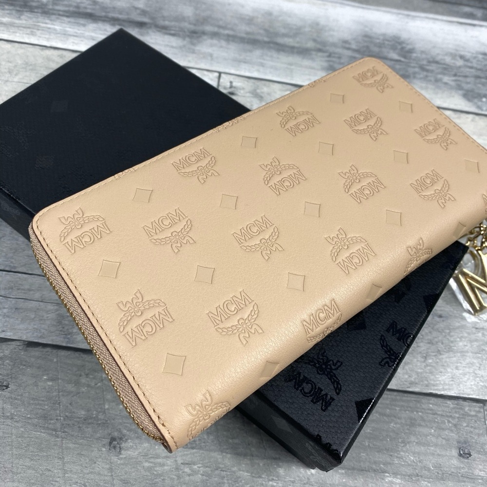 MCM klara Zip wallet large latte beige monogram - Picture 4 of 8
